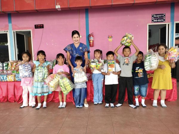 วันเด็กแห่งชาติ 2567 ขอบคุณผู้ปกครองทุกท่านที่ให้การสนับสนุนกับทางโรงเรียนมาโดยตลอด ทั้งที่ได้เอ่ยนามและไม่ได้เอ่ยนาม ขอขอบพระคุณค่ะ12 มกราคม 2567