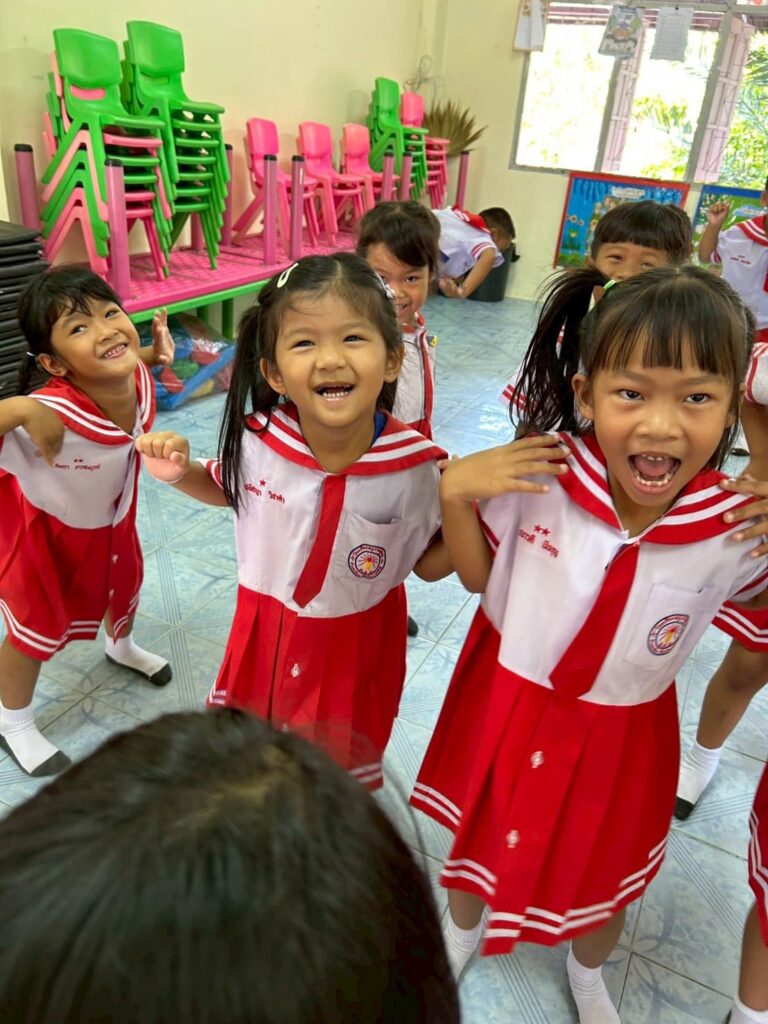 เพราะรอยยิ้มของลูกอนุบาลเป็นสิ่งสำคัญ.