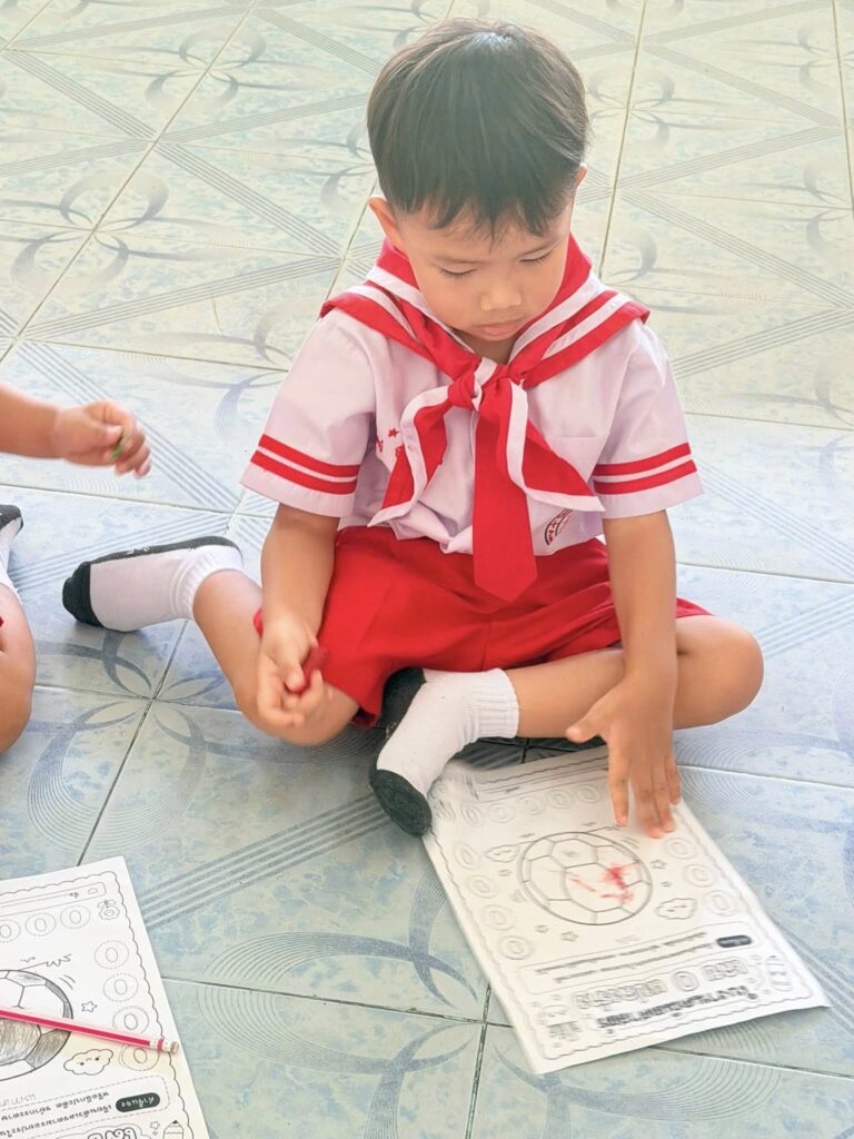 เช้าที่สดใส พร้อมต้อนรับรอยยิ้มของลูกนักเรียน